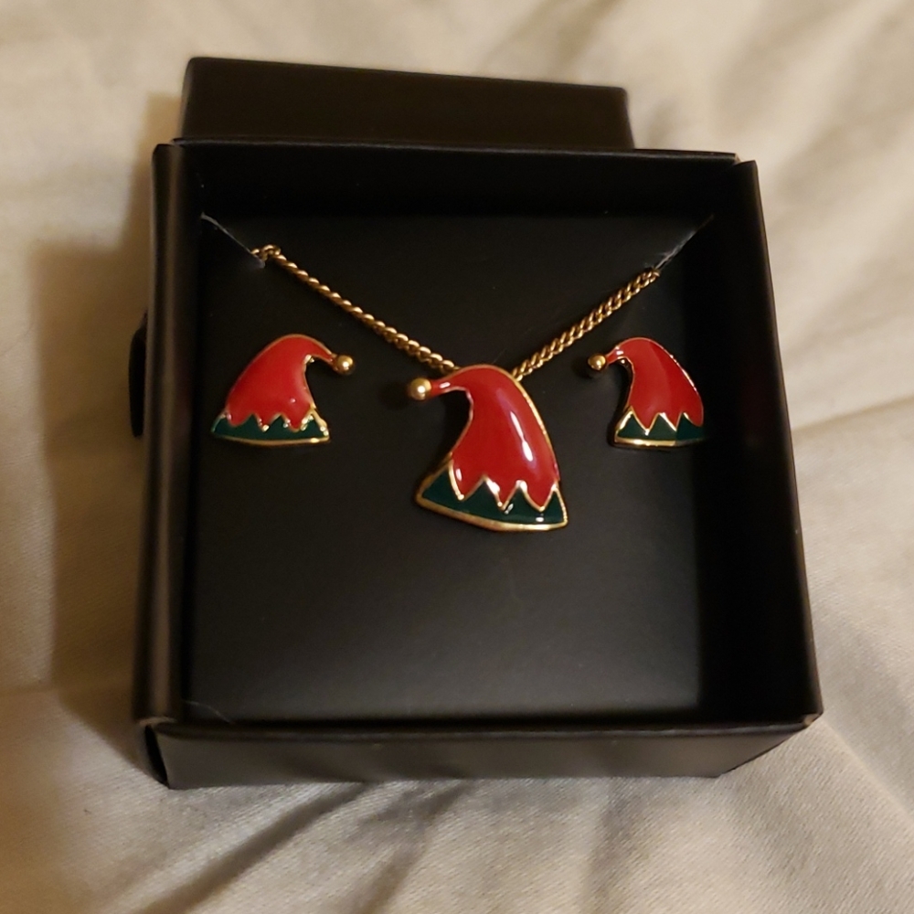 Necklace and earrings set
